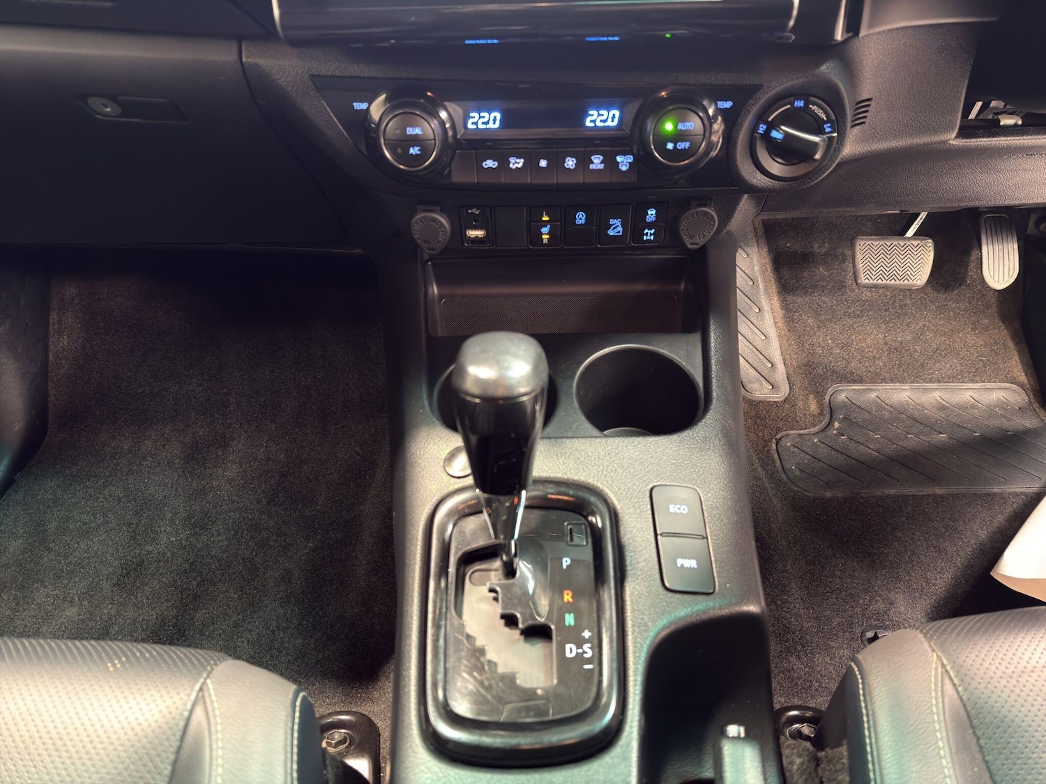 Used Toyota Hilux 2023 for sale - 77970730: Photo 14