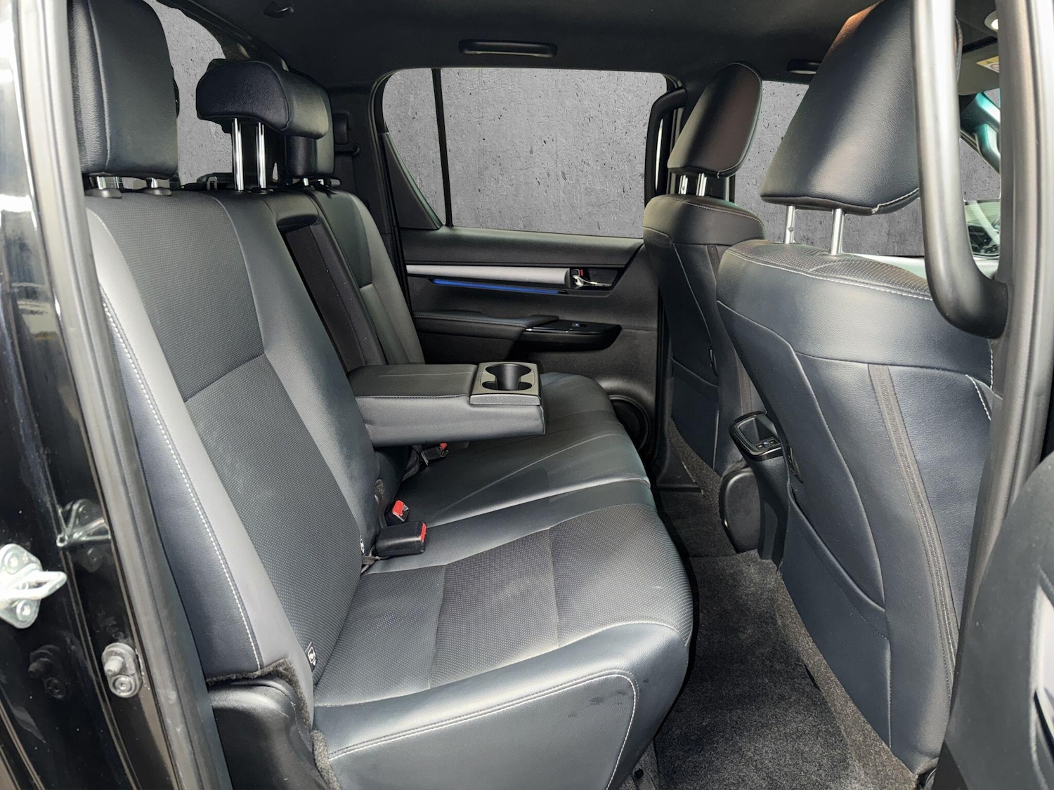 Used Toyota Hilux 2023 for sale - 77970730: Photo 18