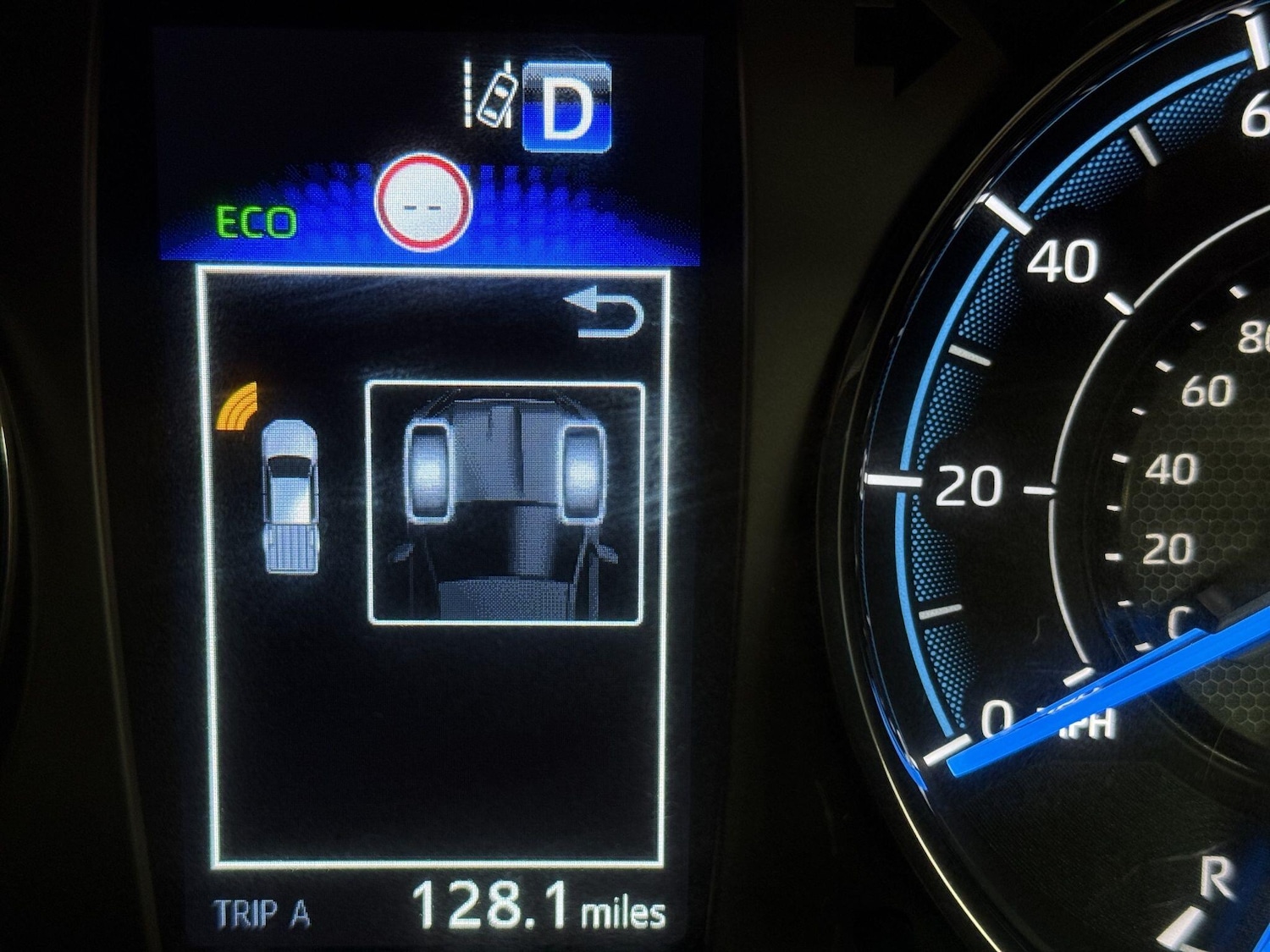 Used Toyota Hilux 2023 for sale - 77970730: Photo 23