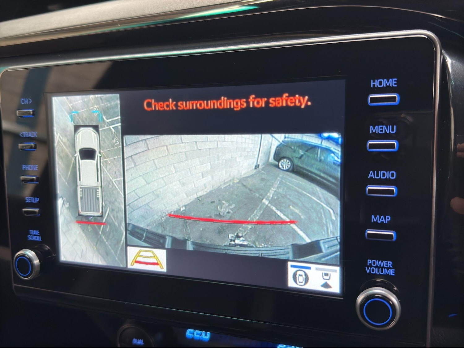 Used Toyota Hilux 2023 for sale - 77970730: Photo 24