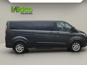 Used Ford Tourneo Custom 2018 for sale - 79132670: Photo