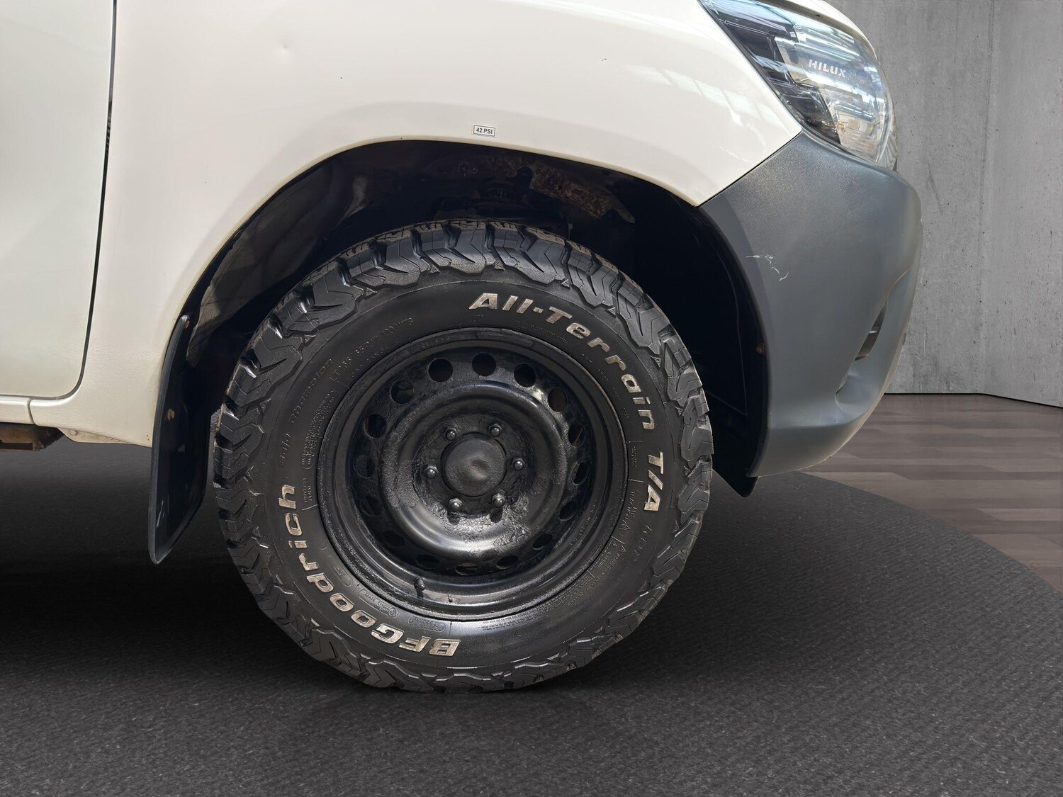 Used Toyota Hilux 2017 for sale - 76752399: Photo 22