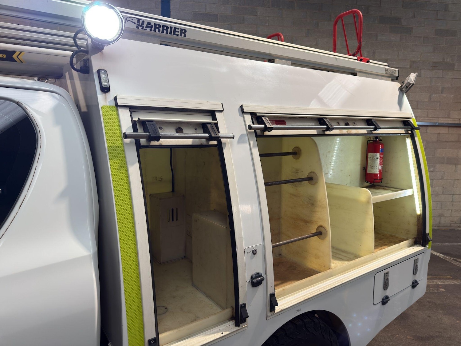 Used Toyota Hilux 2017 for sale - 76752399: Photo 29