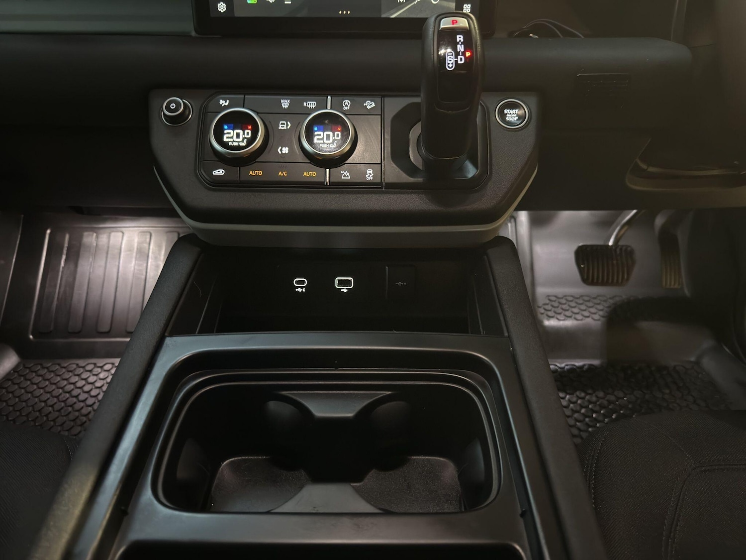 Used Land Rover Defender 2023 for sale - 76865584: Photo 14