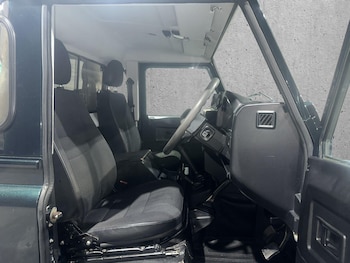 Used Land Rover Defender 2016 for sale - 76572955: Photo