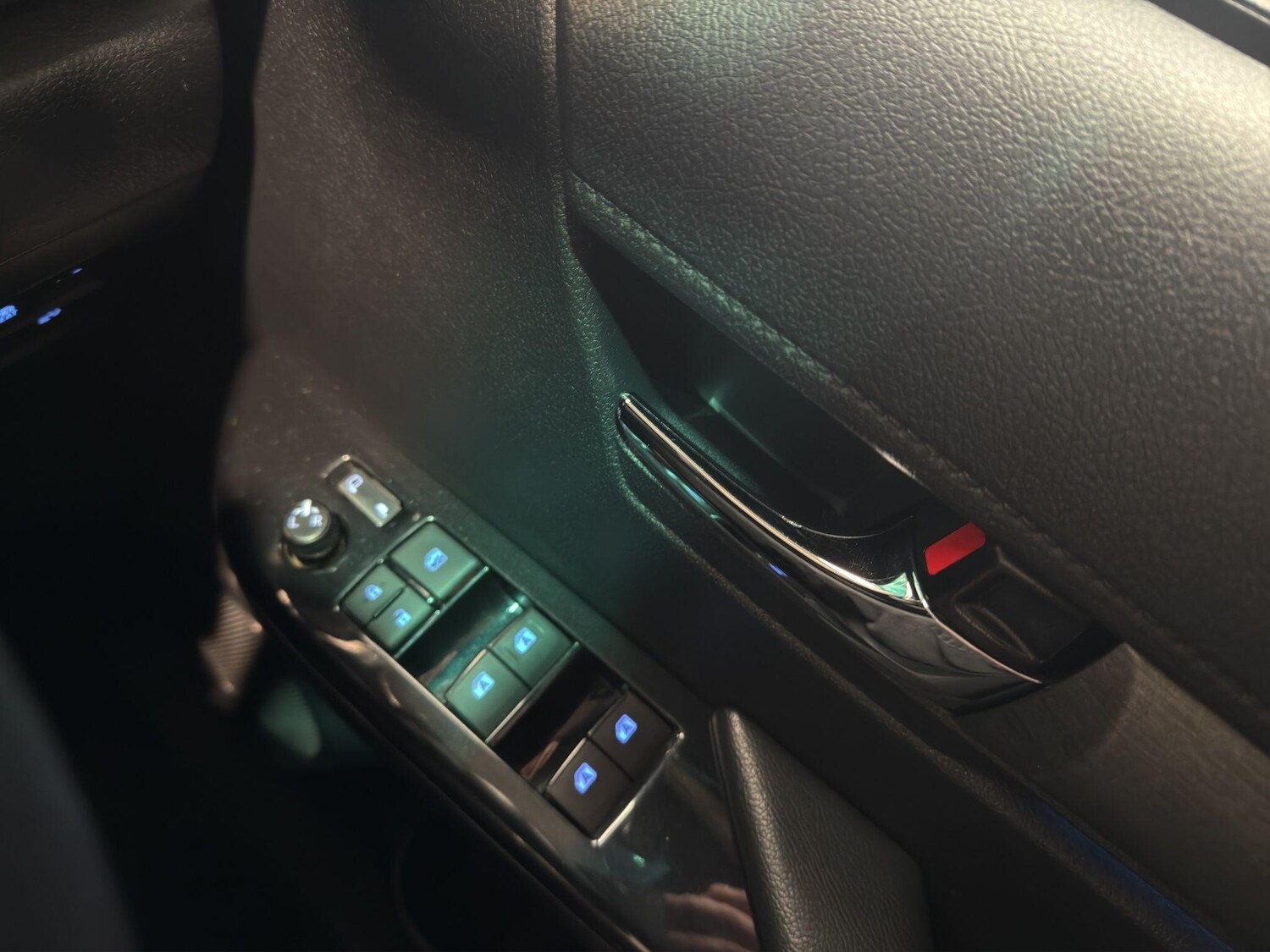 Used Toyota Hilux 2021 for sale - 77807740: Photo 12