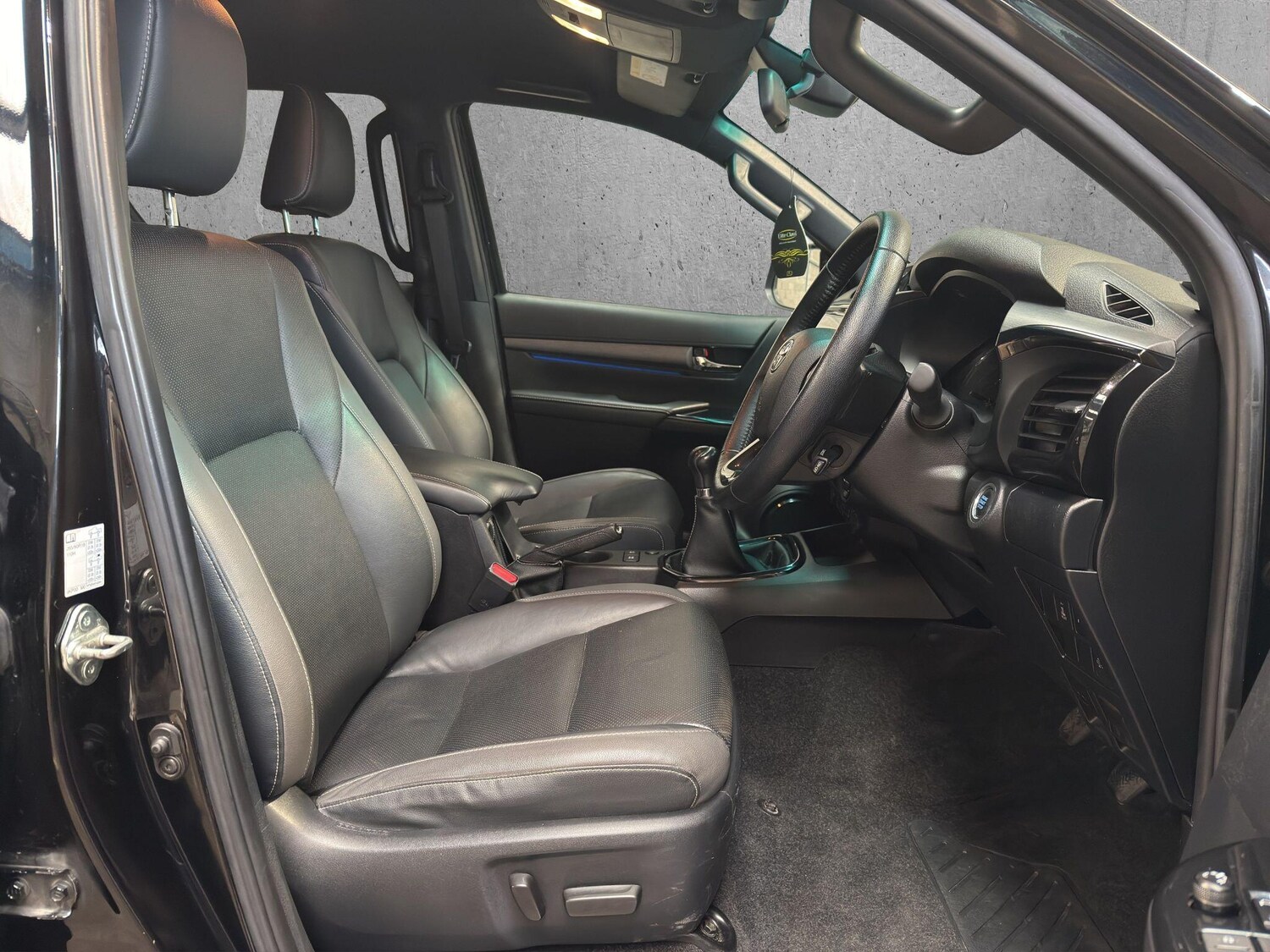 Used Toyota Hilux 2021 for sale - 77807740: Photo 4