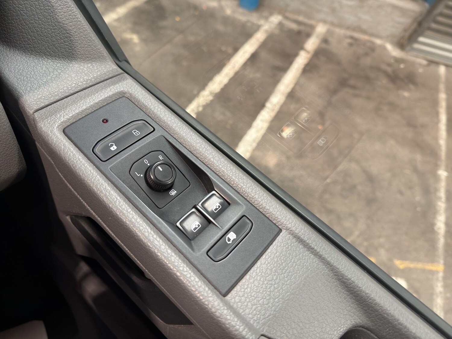 Used Volkswagen Transporter for sale - 77958047: Photo 10