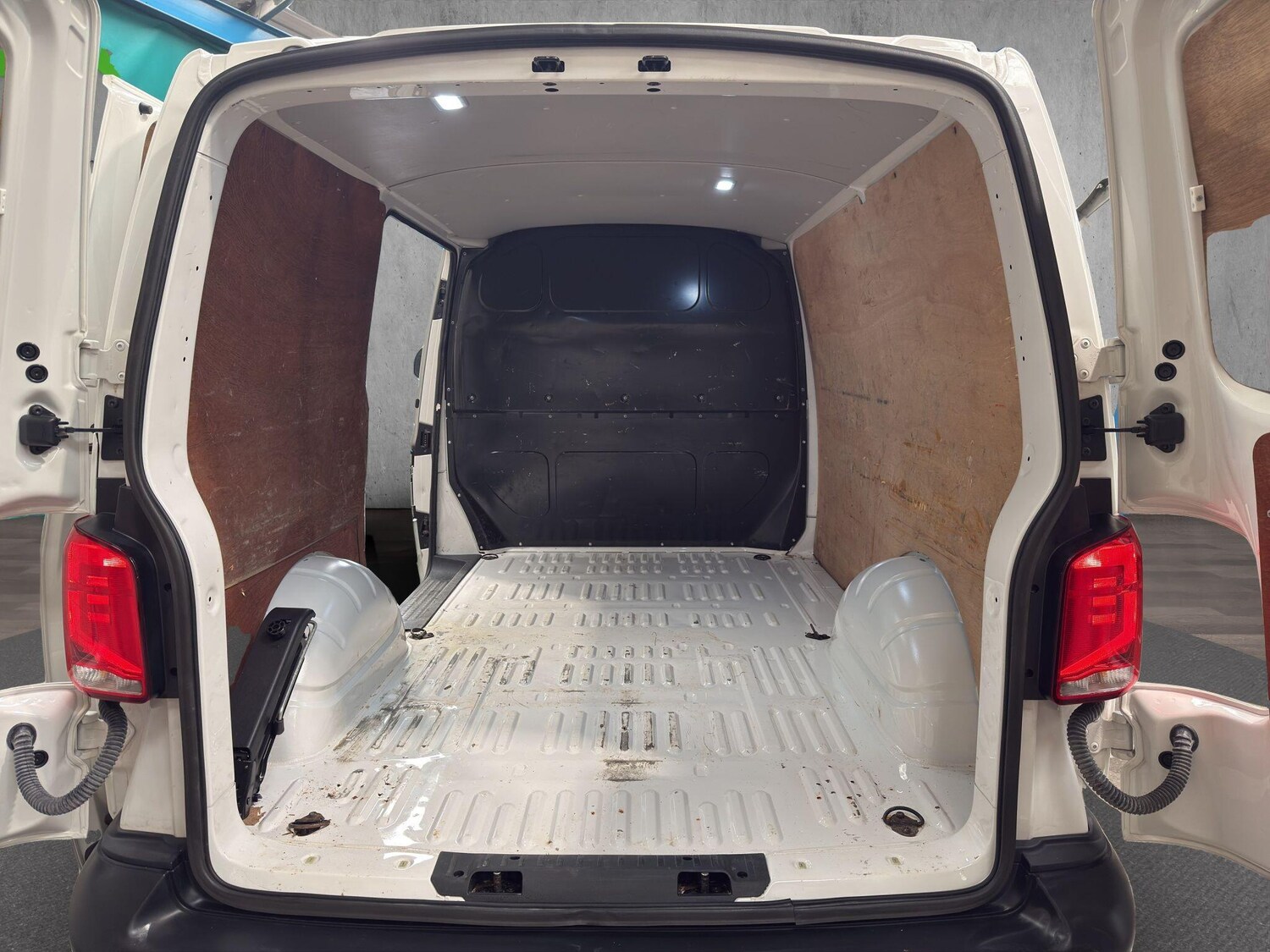 Used Volkswagen Transporter for sale - 77958047: Photo 17