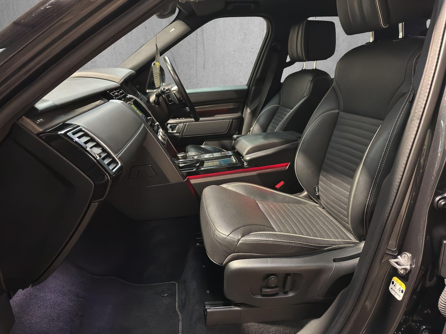 Used Land Rover Discovery 2019 for sale - 76538788: Photo 16