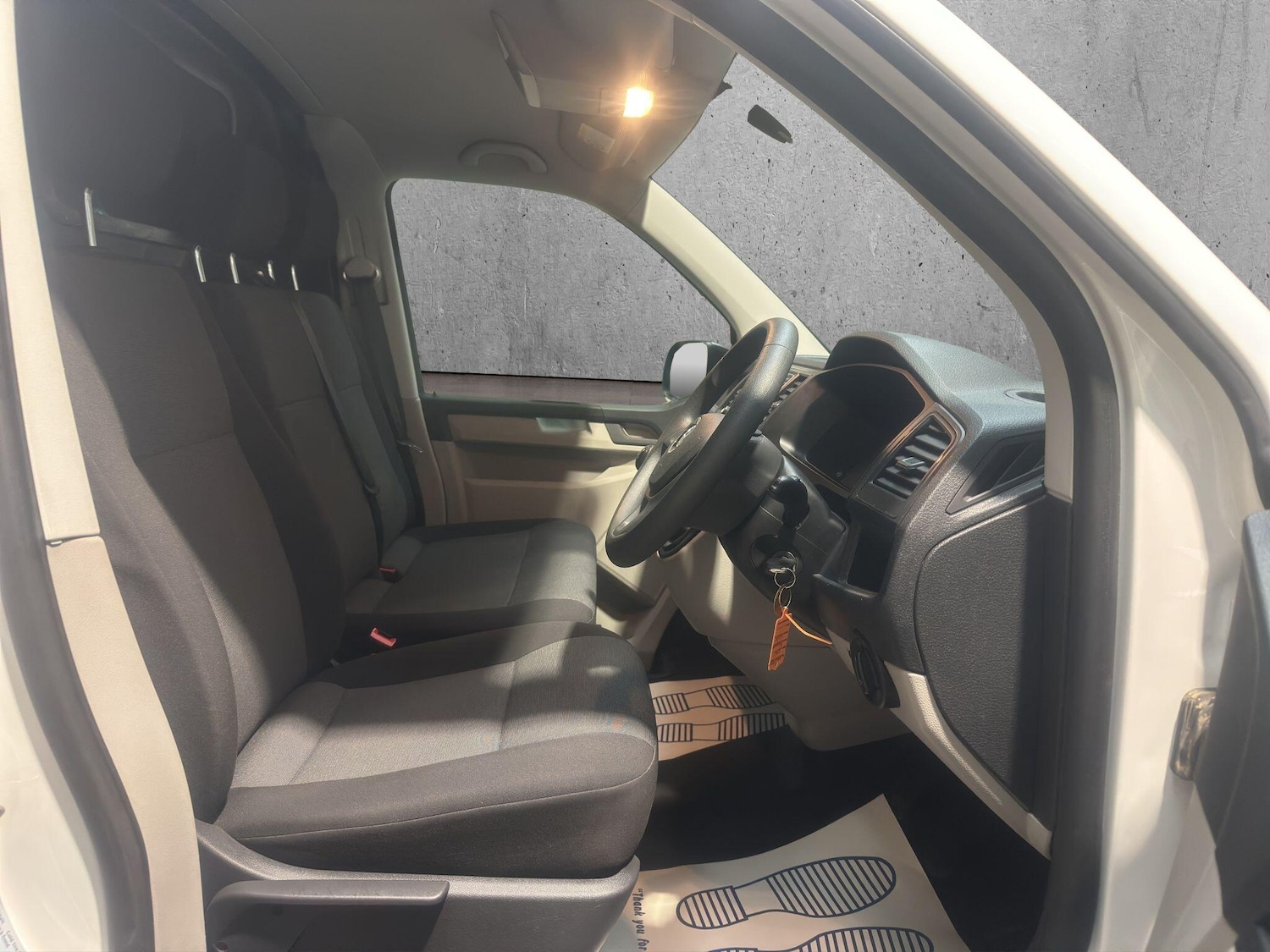 Used Volkswagen Transporter 2016 for sale - 76633254: Photo 4