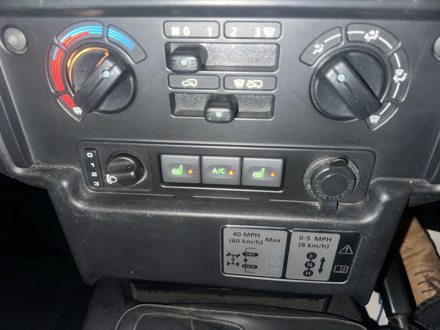 Used Land Rover Defender 2009 for sale - 76572459: Photo 25