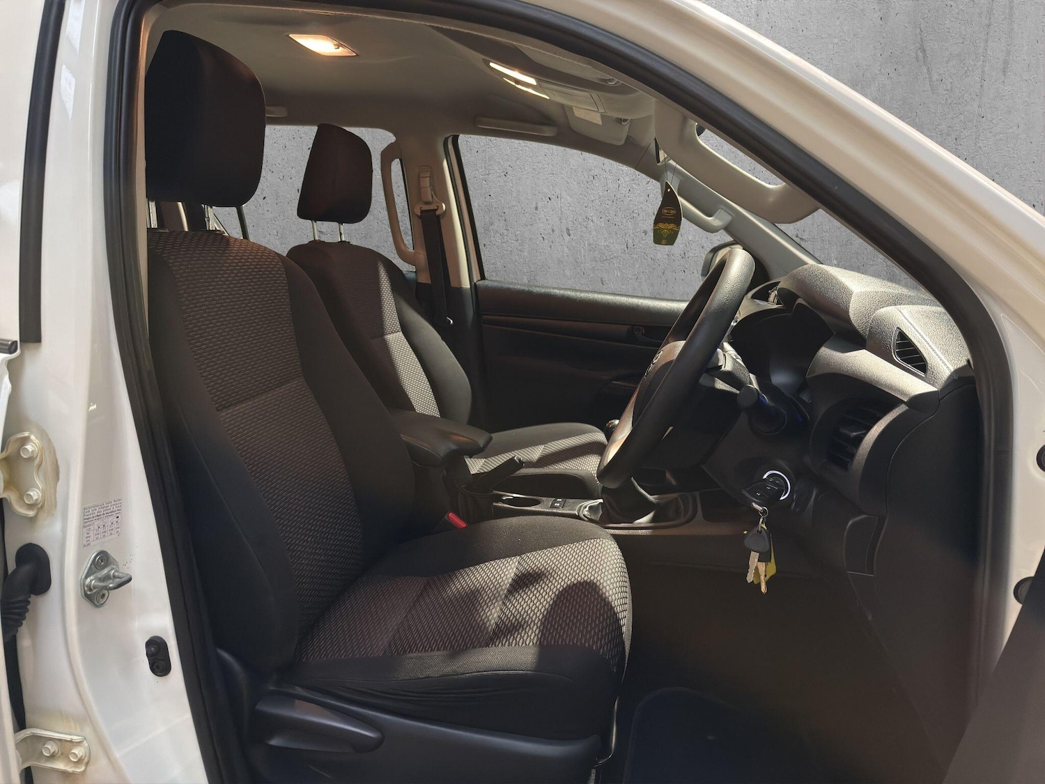 Used Toyota Hilux 2020 for sale - 76765128: Photo 4