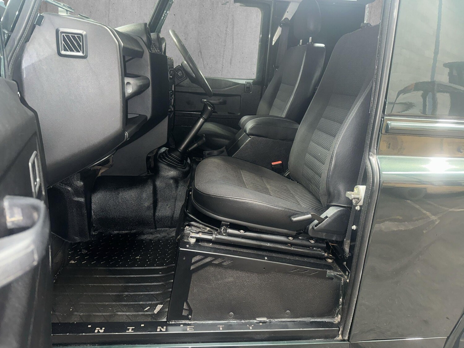 Used Land Rover Defender 90 for sale - 77670641: Photo 15