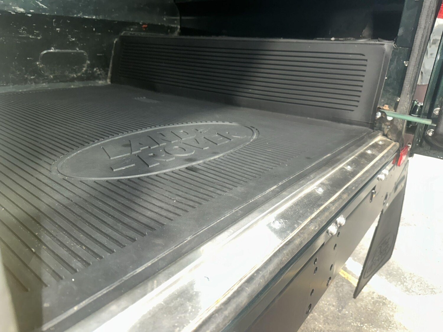 Used Land Rover Defender 90 for sale - 77670641: Photo 17