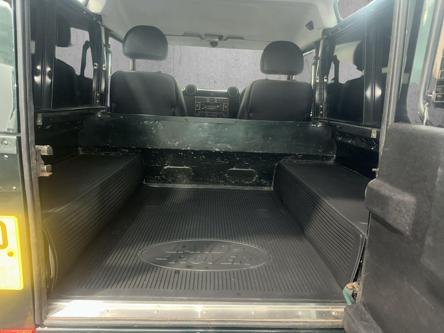 Used Land Rover Defender 90 for sale - 77670641: Photo 18