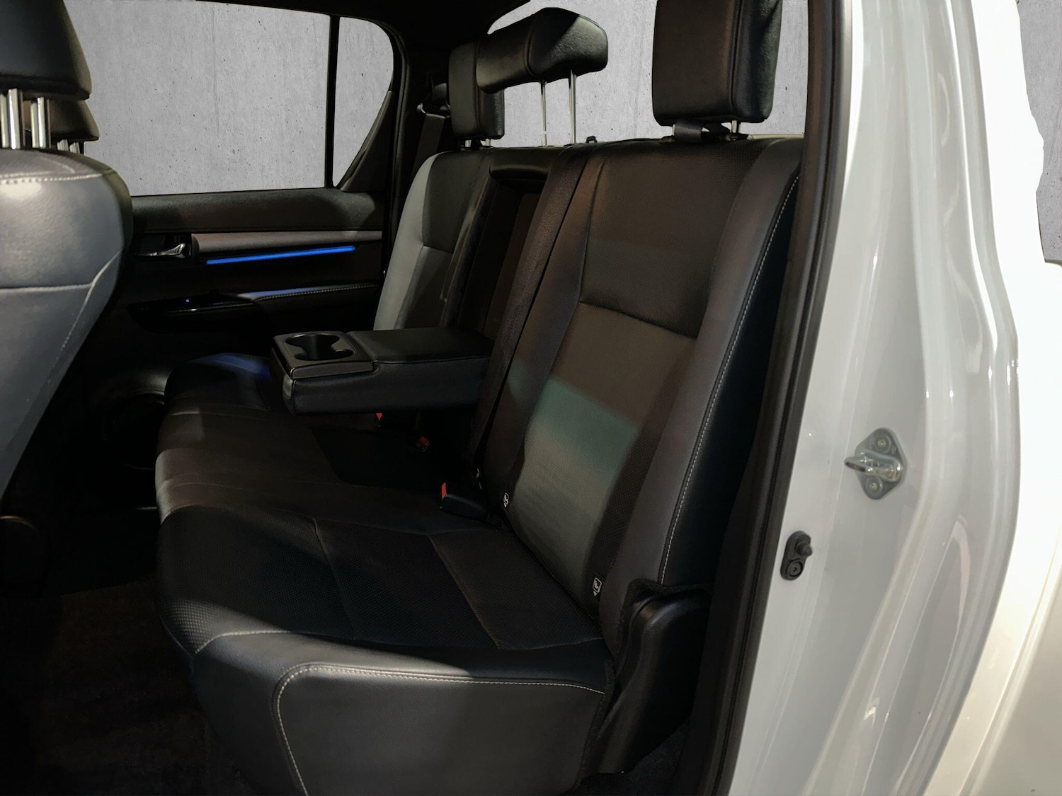 Used Toyota Hilux 2023 for sale - 76398230: Photo 18