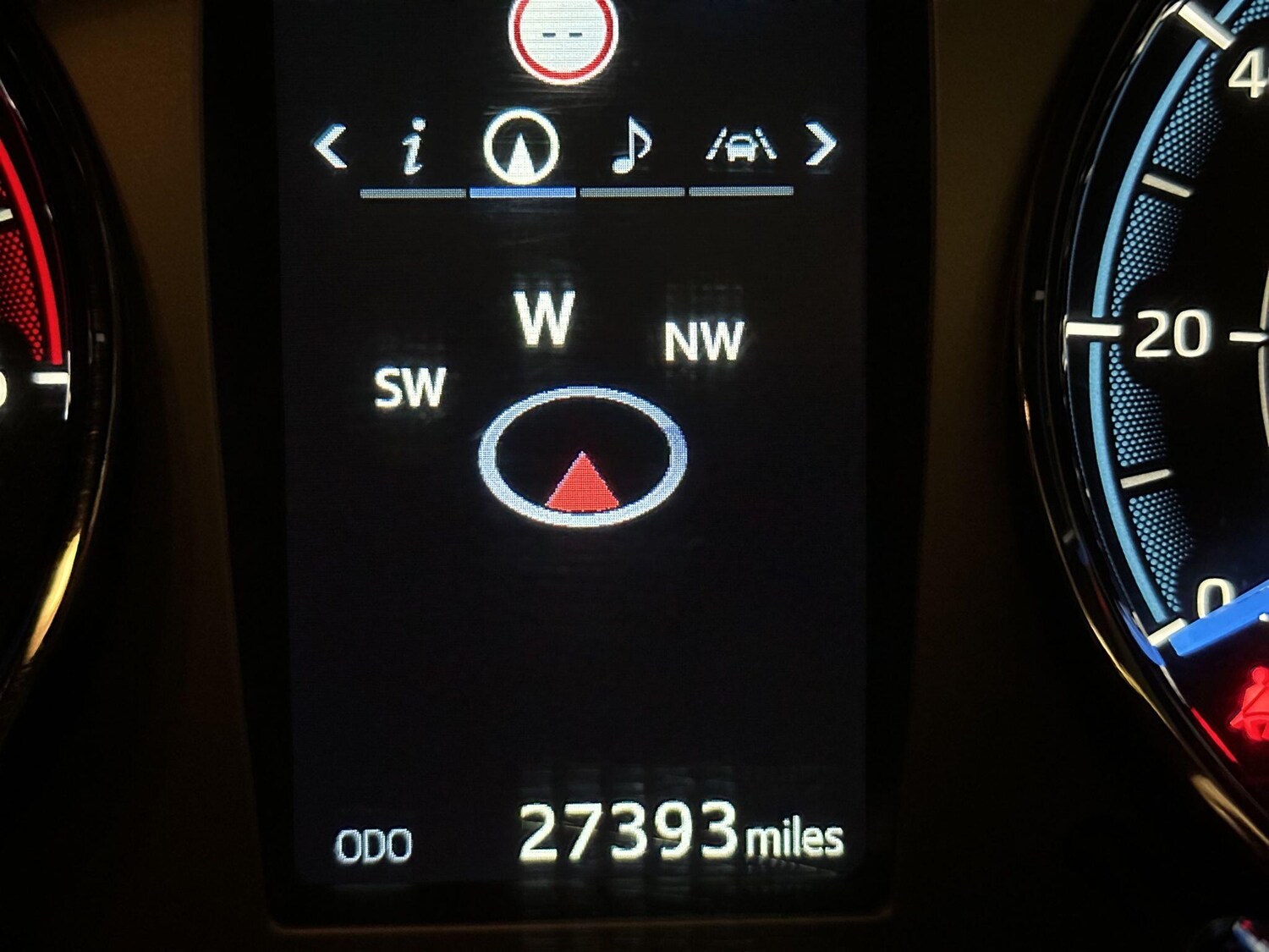 Used Toyota Hilux 2023 for sale - 76398230: Photo 21