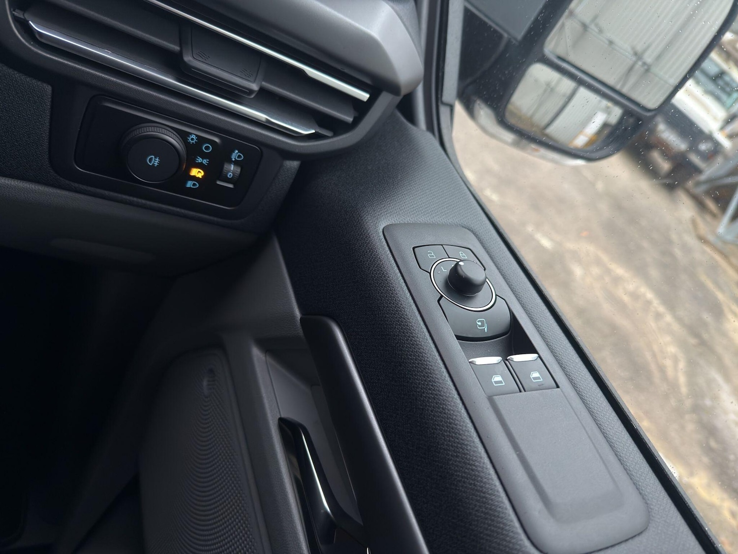 Used Ford Tourneo Custom 2025 for sale - 77040454: Photo 12