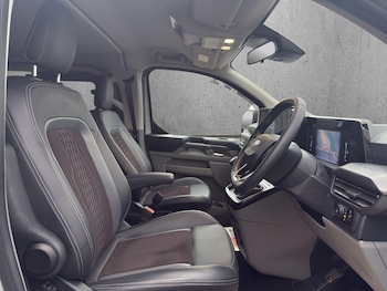 Used Ford Tourneo Custom 2025 for sale - 77040454: Photo