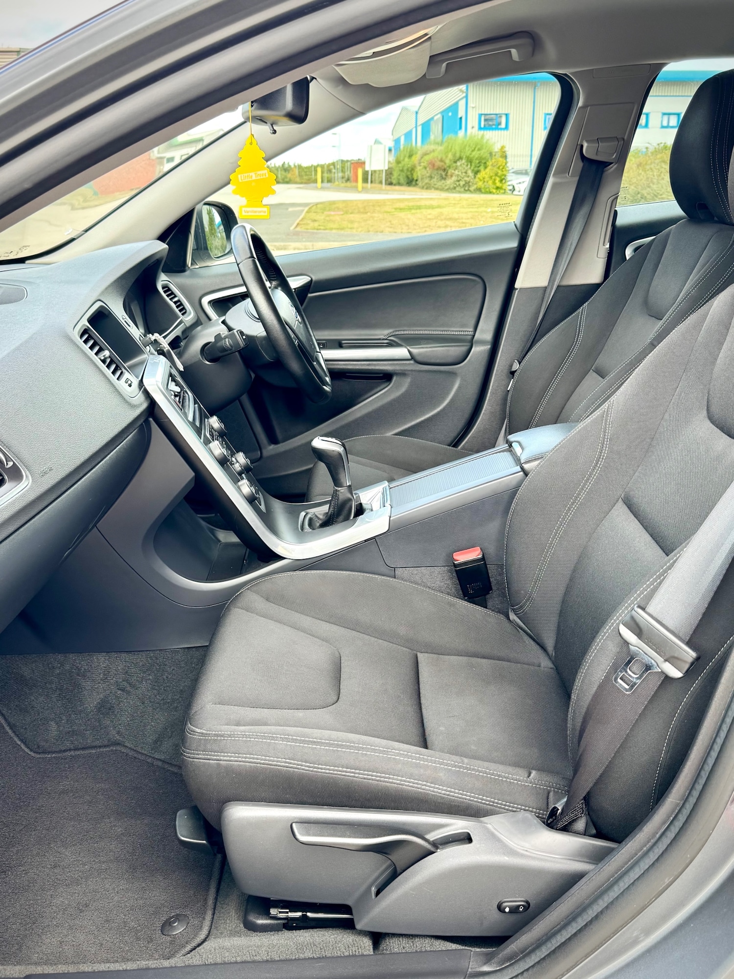 Used Volvo S60 2017 for sale - 76571969: Photo 11