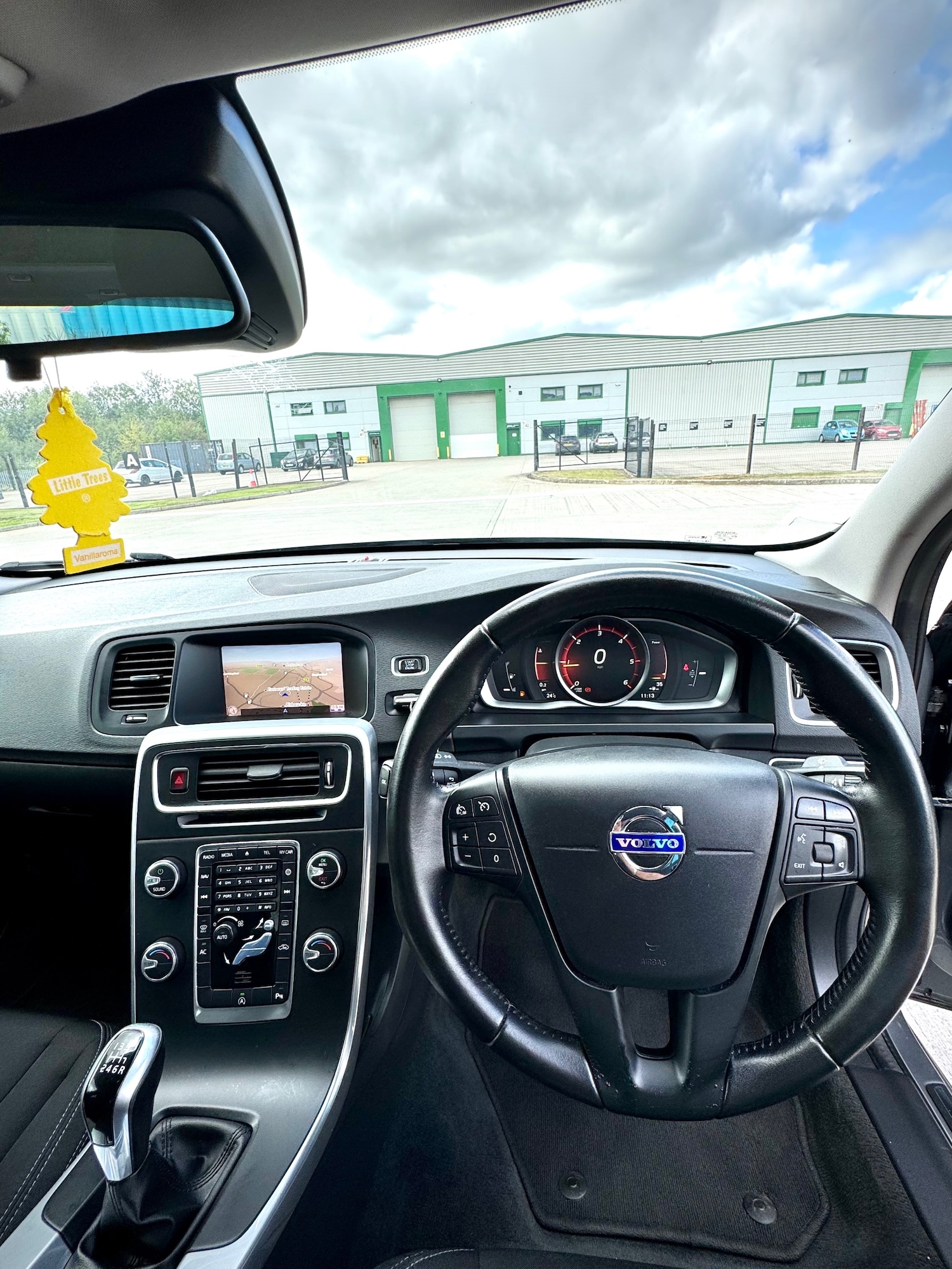 Used Volvo S60 2017 for sale - 76571969: Photo 13