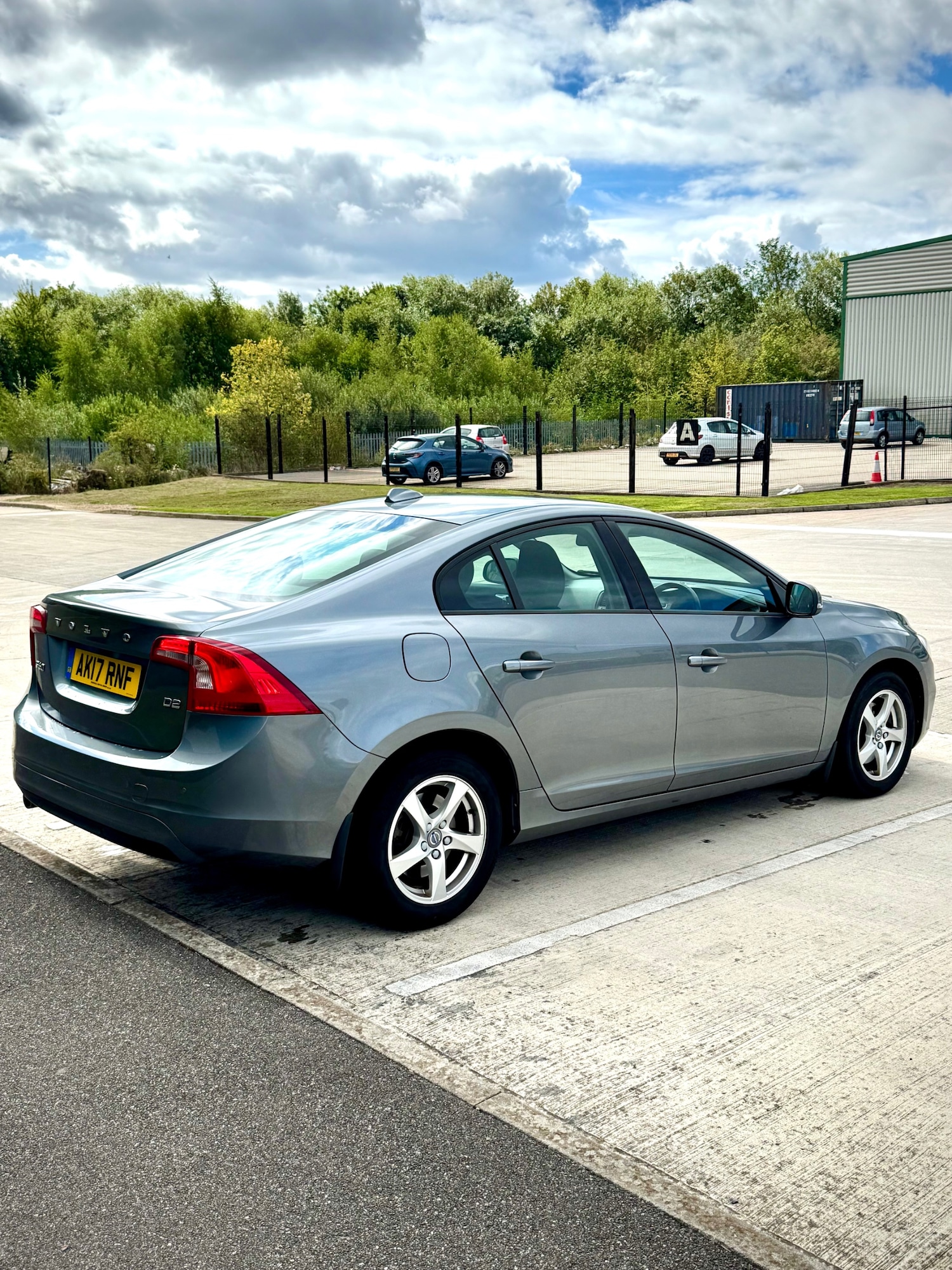 Used Volvo S60 2017 for sale - 76571969: Photo 3