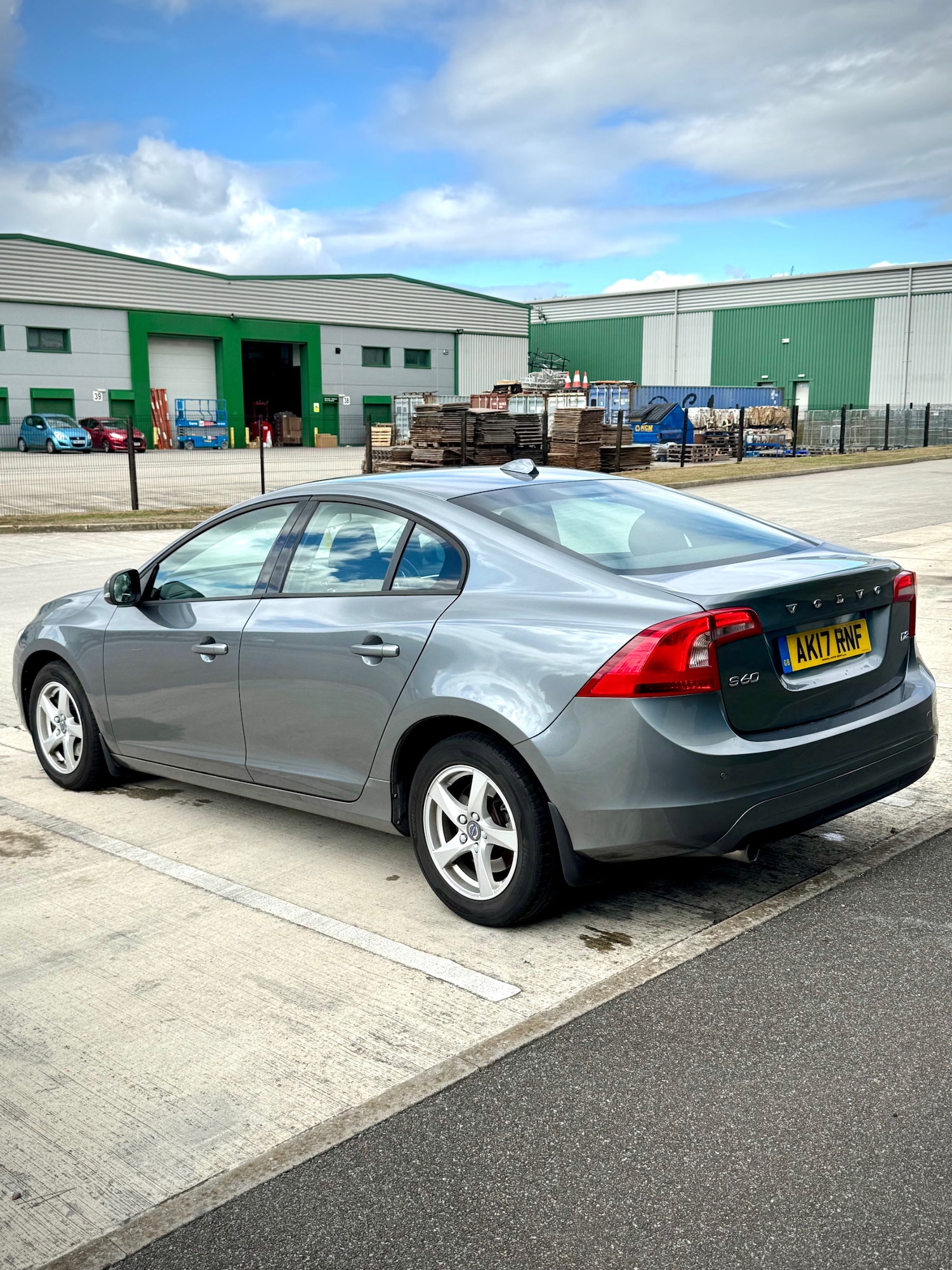 Used Volvo S60 2017 for sale - 76571969: Photo 5