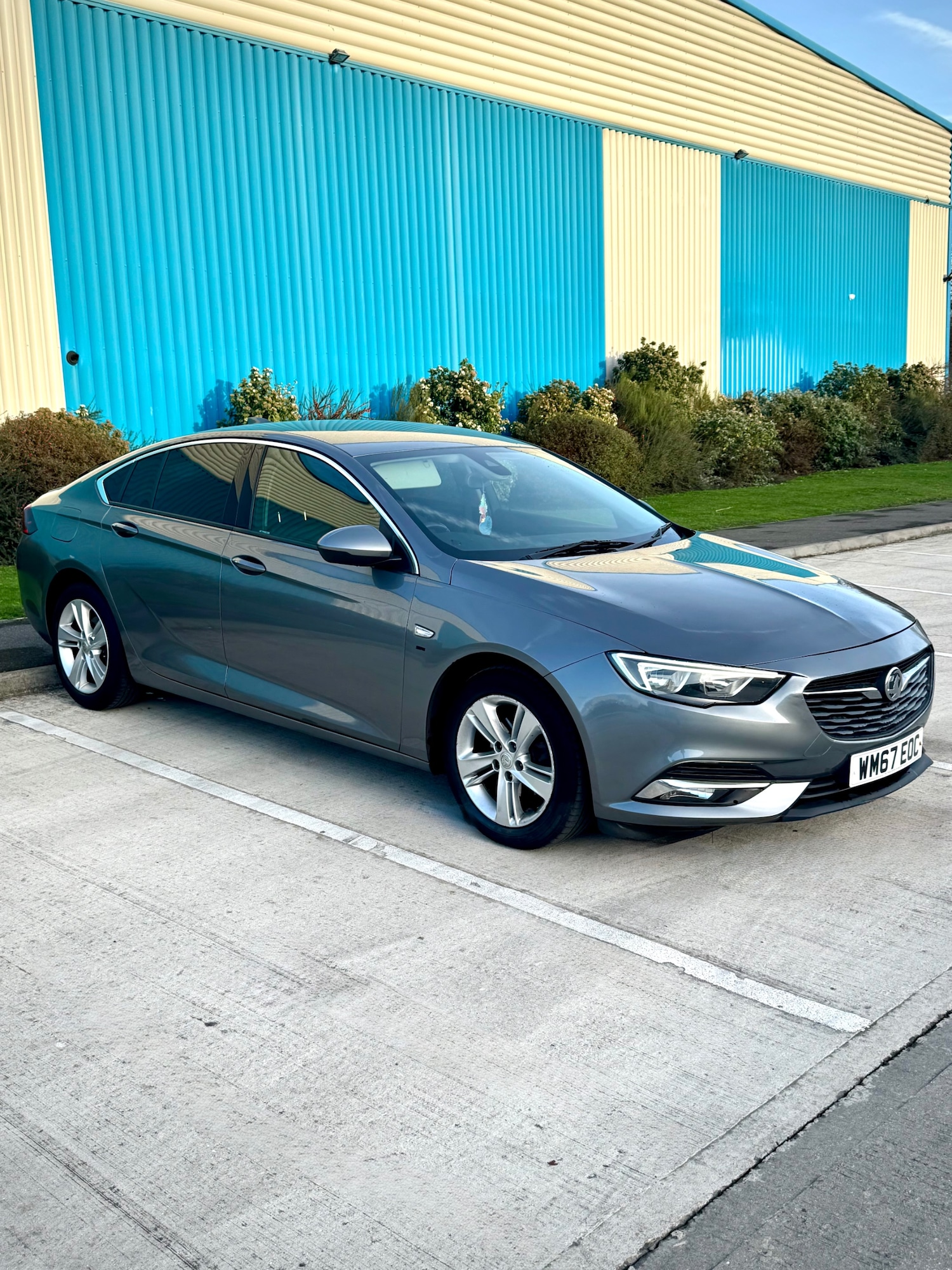 Used Vauxhall Insignia 2017 for sale - 76571301: Photo 1