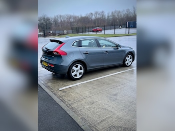 Used Volvo V40 2013 for sale - 78389181: Photo