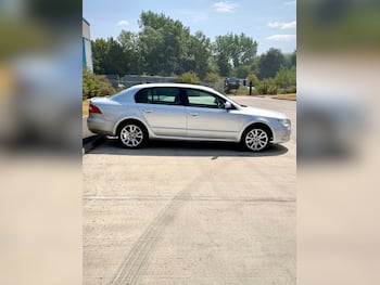 Used Skoda Superb 2013 for sale - 79652274: Photo