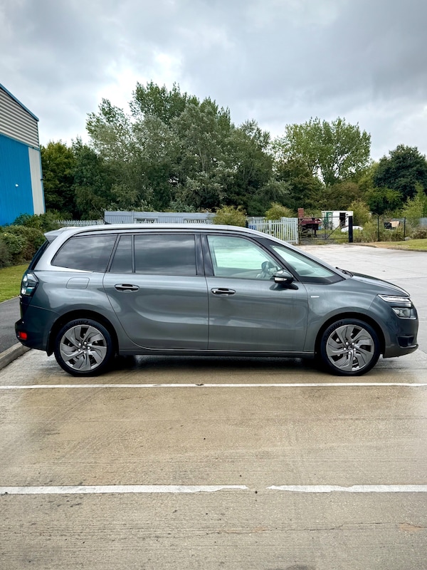 Used Citroen C4 Grand Picasso 2016 for sale - 76190105: Photo 2
