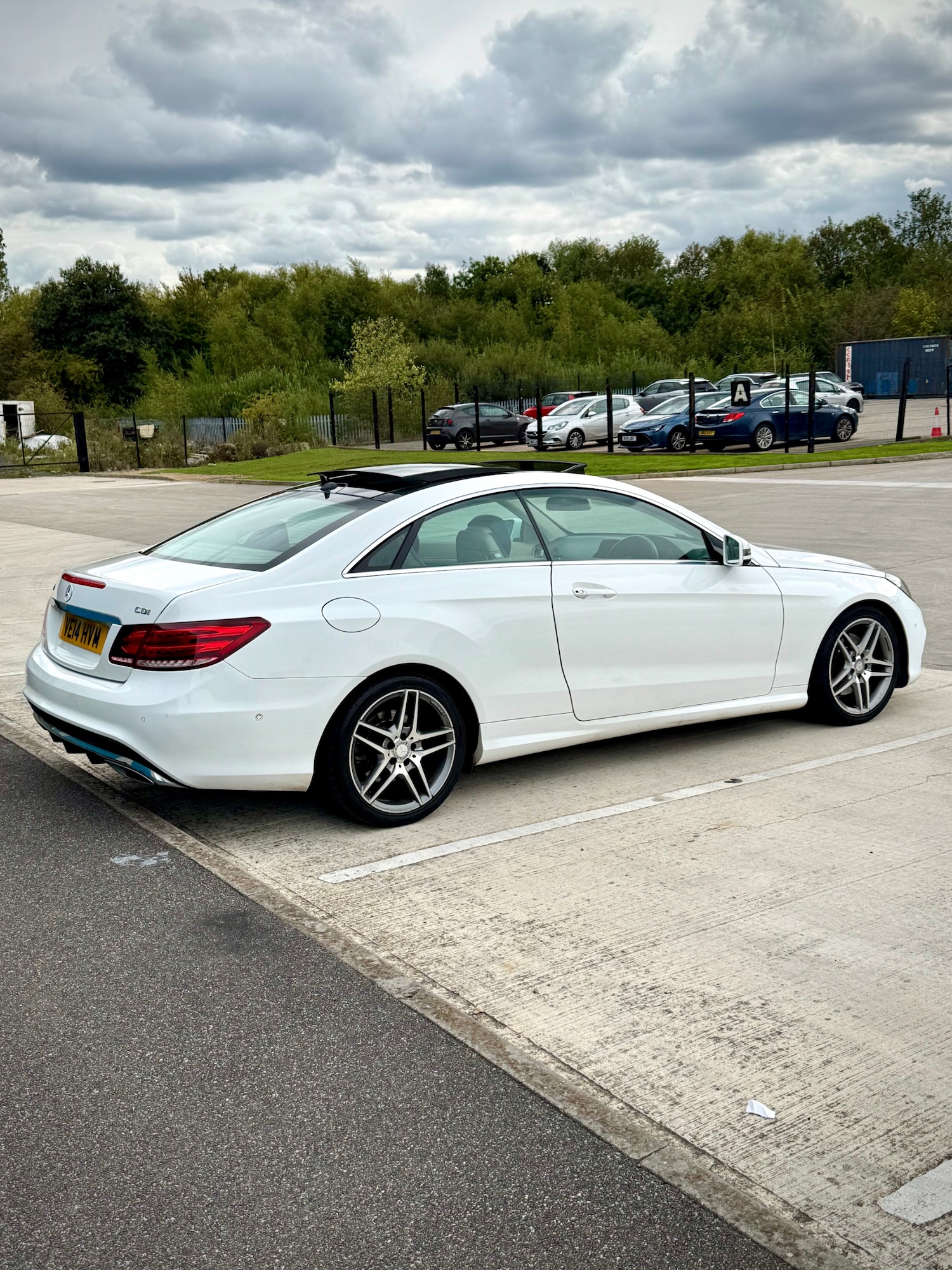 Used Mercedes-Benz E Class 2014 for sale - 76571439: Photo 3