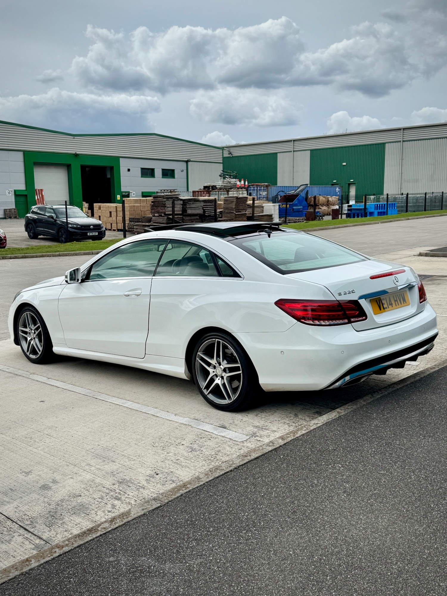 Used Mercedes-Benz E Class 2014 for sale - 76571439: Photo 5