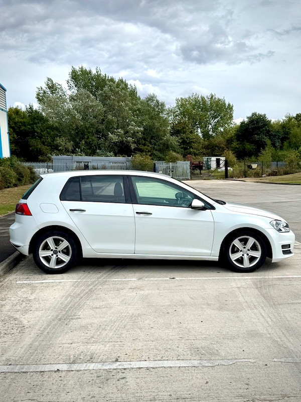 Used Volkswagen Golf 2014 for sale - 76188400: Photo 2