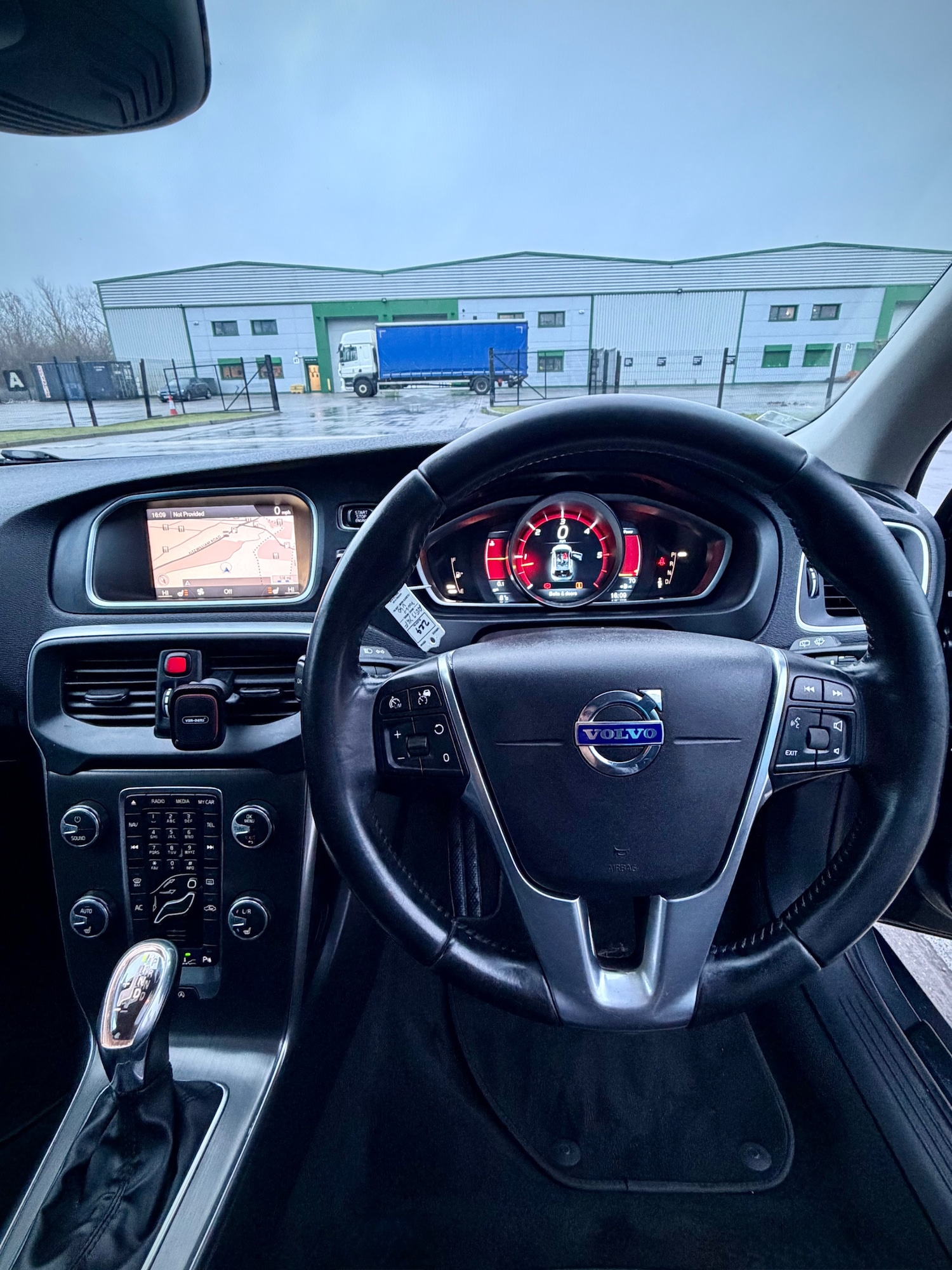 Used Volvo V40 2013 for sale - 78035211: Photo 13