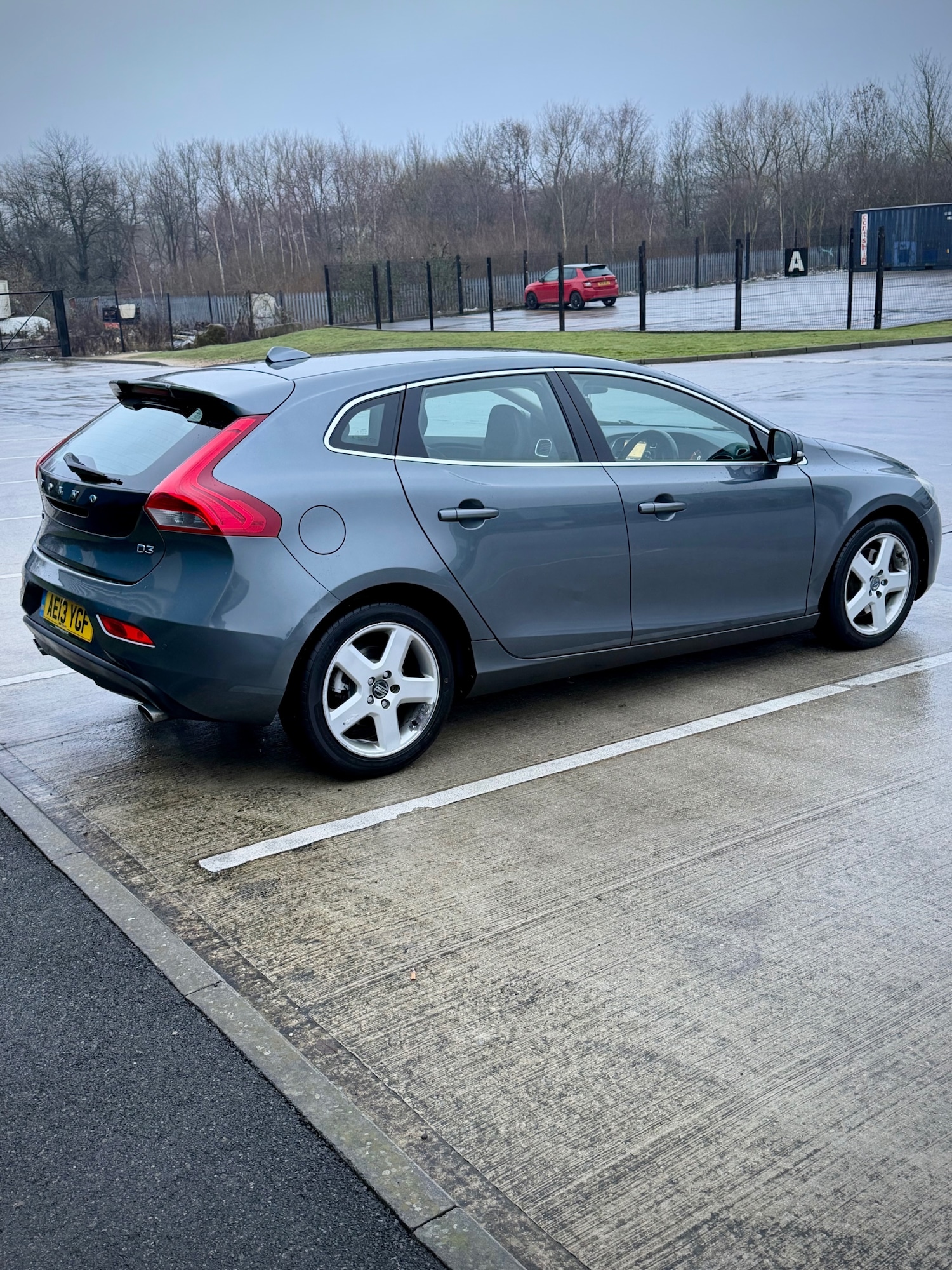 Used Volvo V40 2013 for sale - 78035211: Photo 3