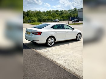 Used Skoda Superb 2018 for sale - 79652669: Photo