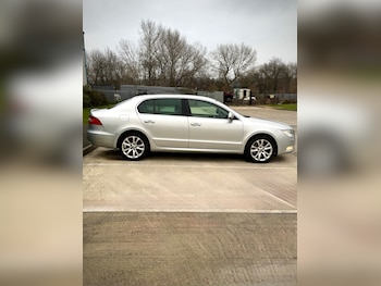 Used Skoda Superb 2012 for sale - 77289486: Photo