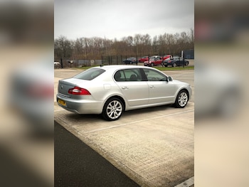 Used Skoda Superb 2012 for sale - 77289486: Photo