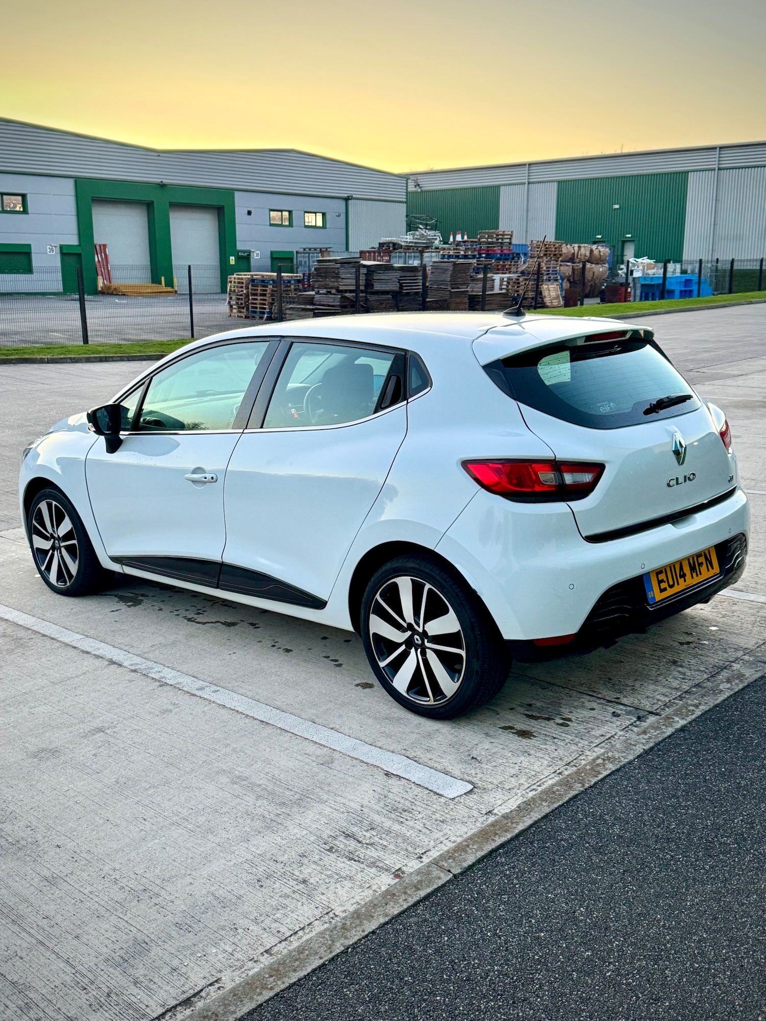 Used Renault Clio 2014 for sale - 76520350: Photo 5