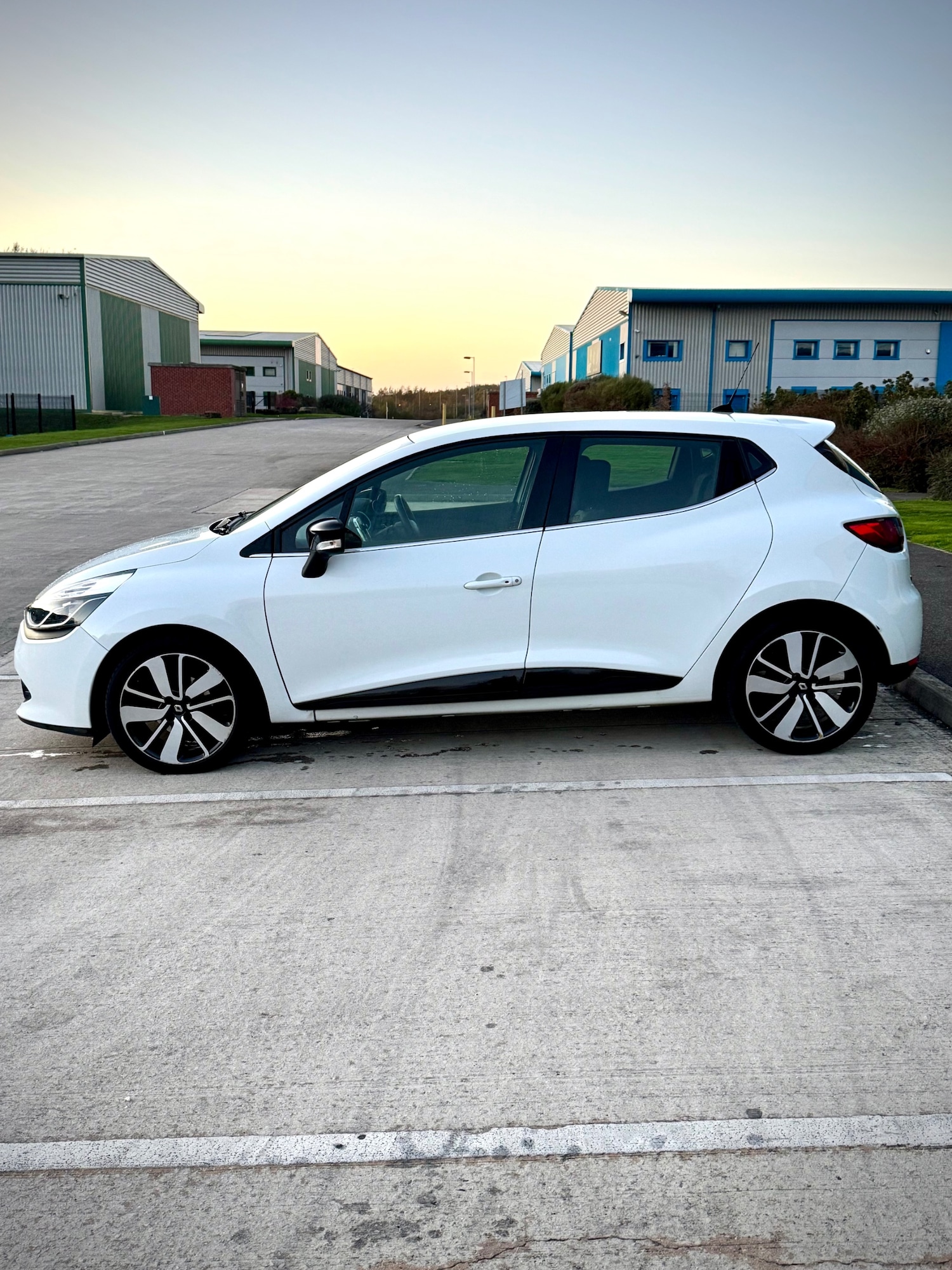 Used Renault Clio 2014 for sale - 76520350: Photo 6