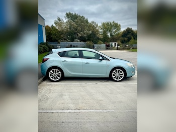 Used Vauxhall Astra 2010 for sale - 76236393: Photo