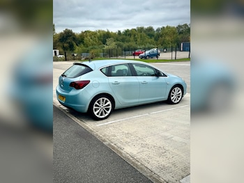 Used Vauxhall Astra 2010 for sale - 76236393: Photo
