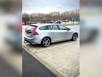 Used Volvo V60 2011 for sale - 77450323: Photo