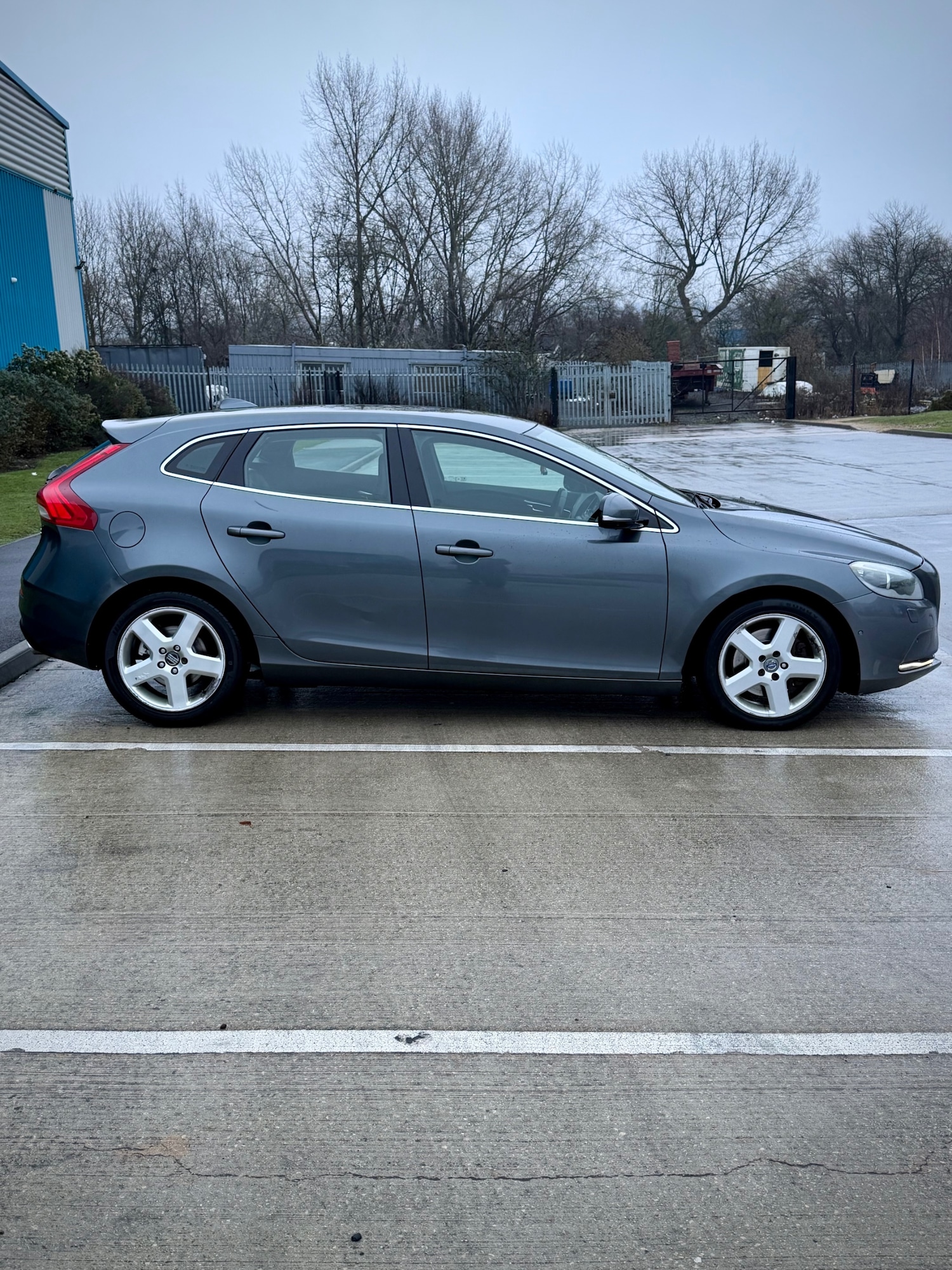 Used Volvo V40 2013 for sale - 77395294: Photo 2