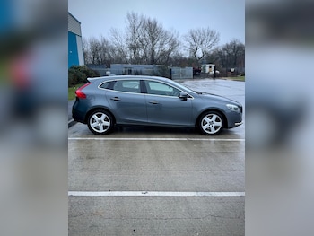 Used Volvo V40 2013 for sale - 77395294: Photo