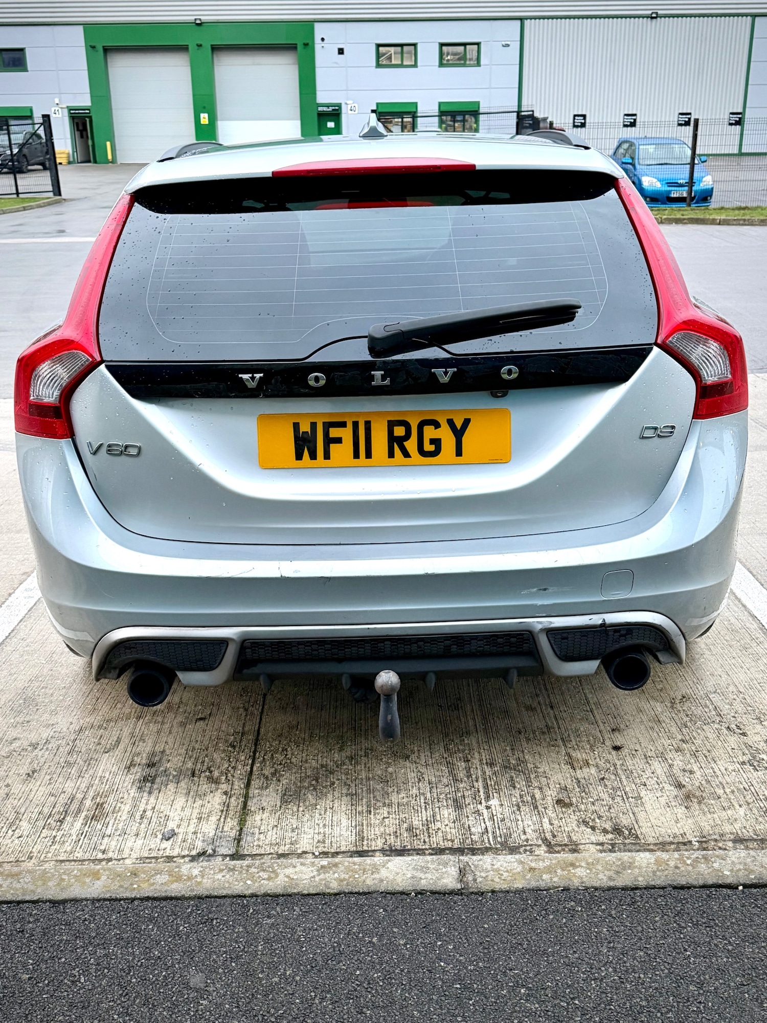 Used Volvo V60 2011 for sale - 77289474: Photo 4