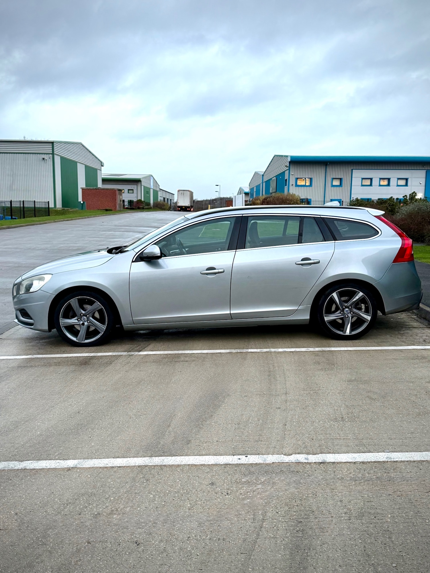 Used Volvo V60 2011 for sale - 77289474: Photo 6