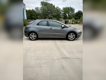 Used Honda Civic 2010 for sale - 79383461: Photo